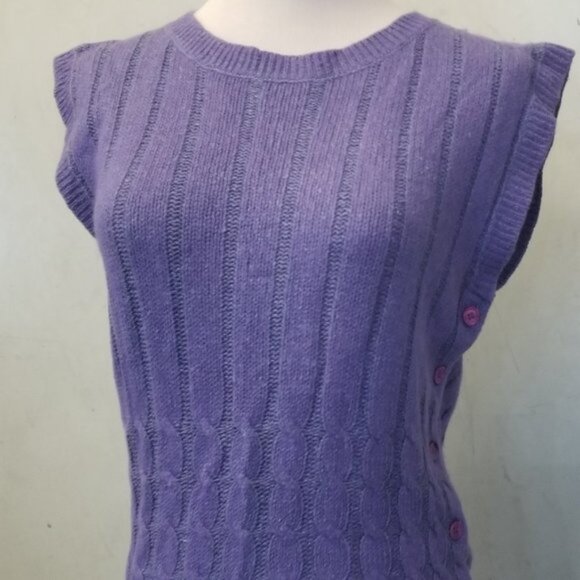 The Denver sleeveless side buttons sweater women's size Medium (AB-1) - Picture 4 of 8
